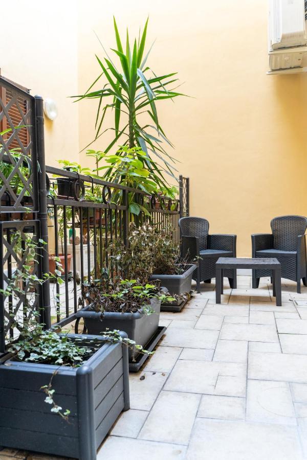 Hotel Mama House Milano Esterno foto